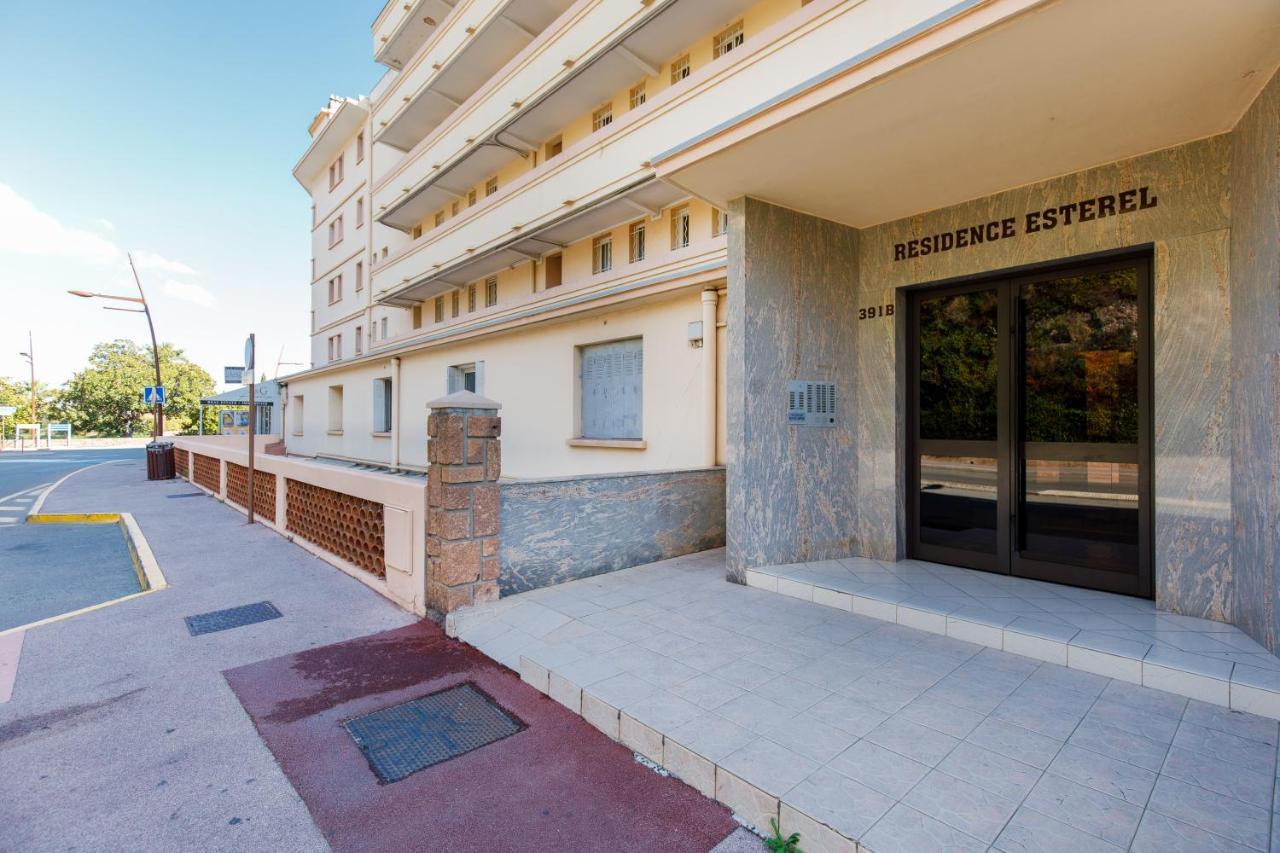 L'Esterel Yourhosthelper Mandelieu Exteriör bild